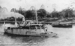 HMAS Gayundah departing Brisbane
